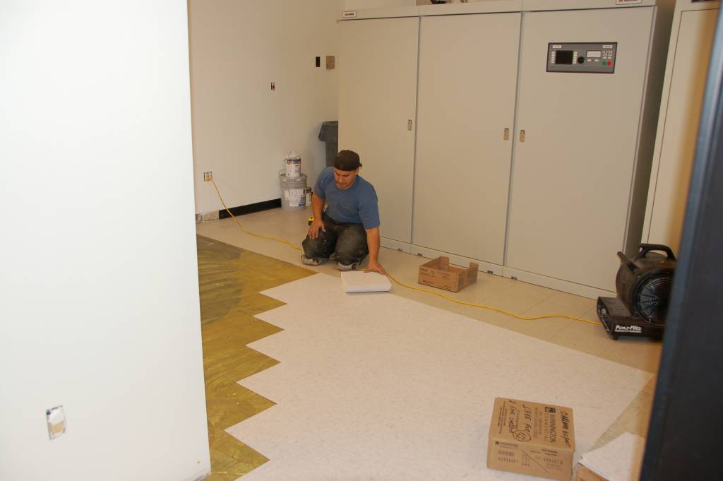 newfloor3.jpg - 39690 Bytes