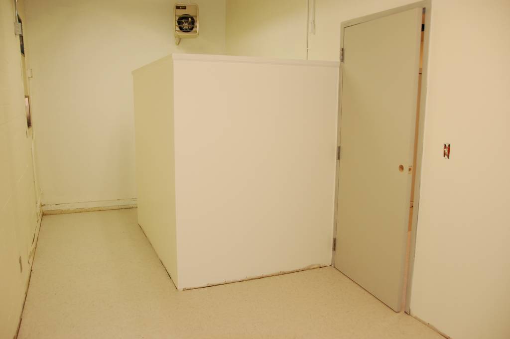 sleepingarea2.jpg - 25908 Bytes
